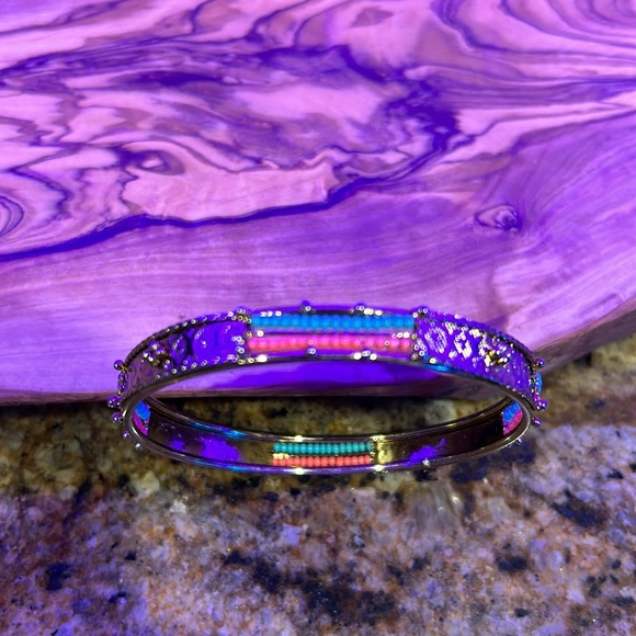 Bracelet with peach and teal beaded design, 3”, Beautiful detail - Picture 7 of 7